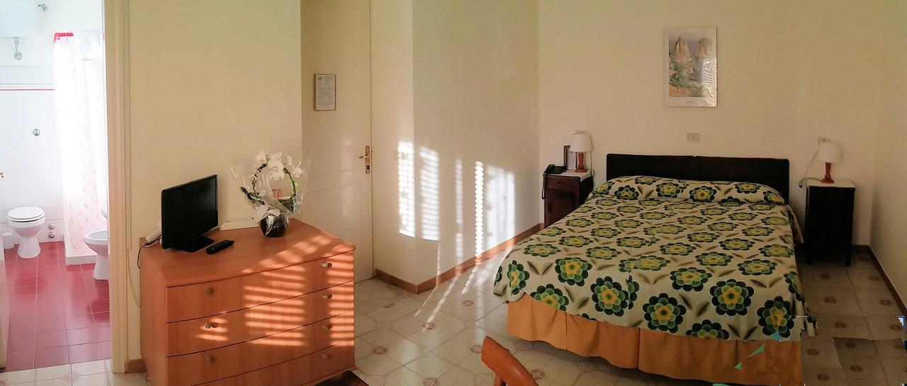 Albergo Italia - Vintage Hotel Капри Екстериор снимка
