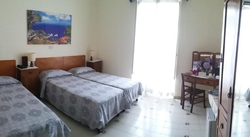 Albergo Italia - Vintage Hotel Капри Екстериор снимка